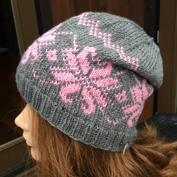 Hand Knit Nordic Hat/Toque - Picture 1 of 6